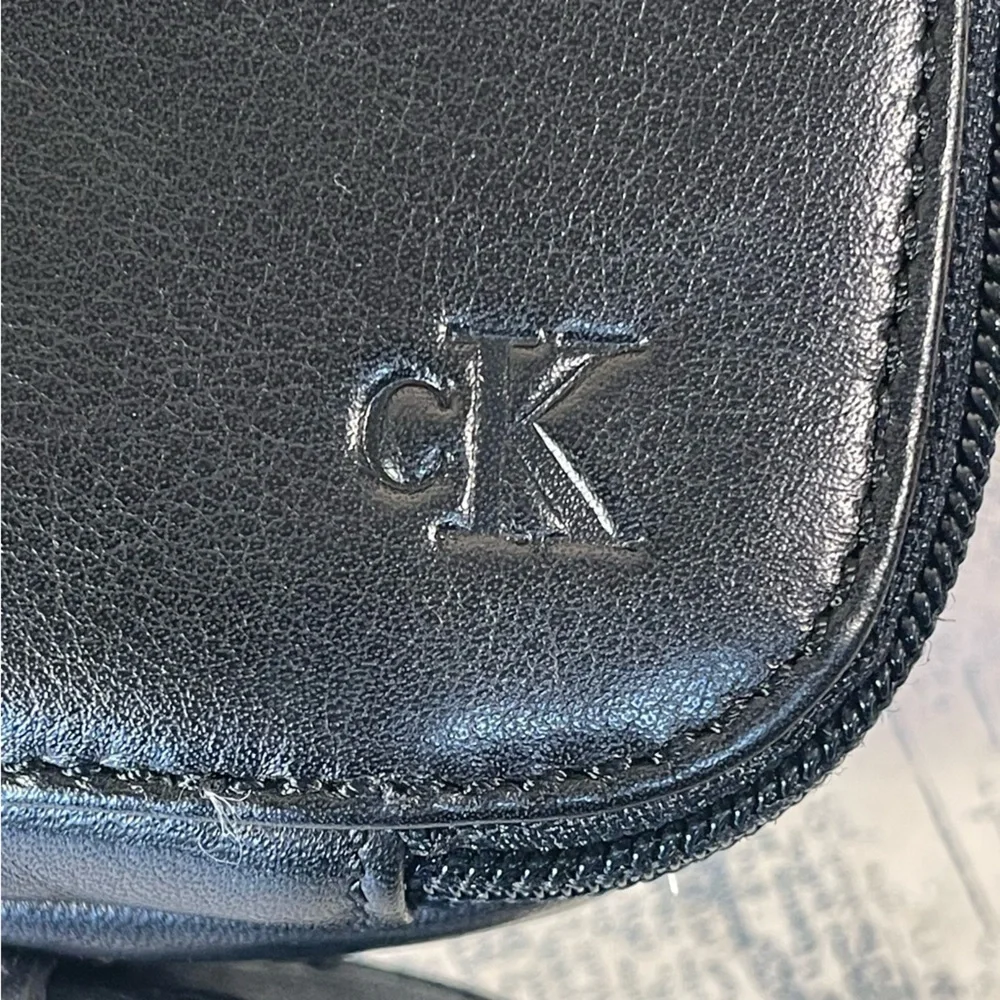 Calvin Klein Soft Travel T Clutch/organizer